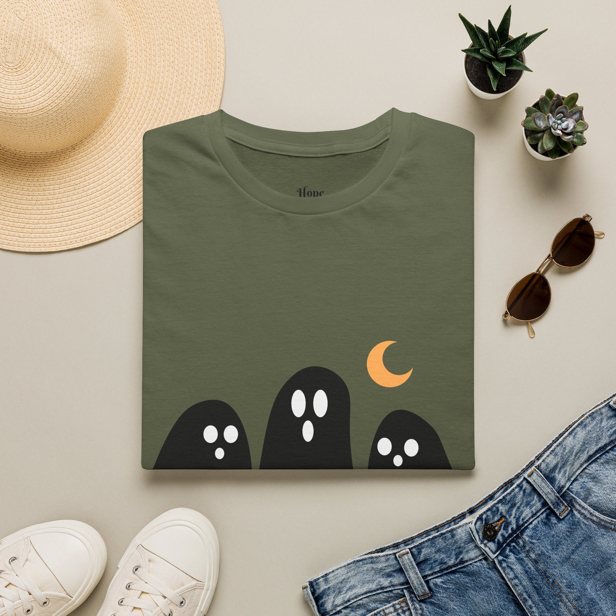 Halloween 'Galloqueen' Ghost Tee — Cute Spooky Moon Graphic T-Shirt