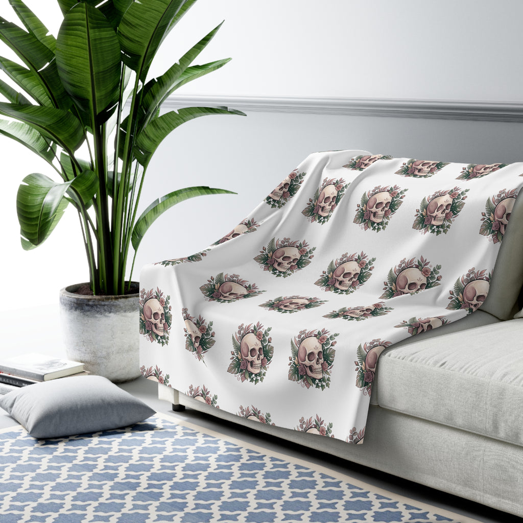 Skull & Roses Sherpa Blanket — Cozy Gothic Floral Throw